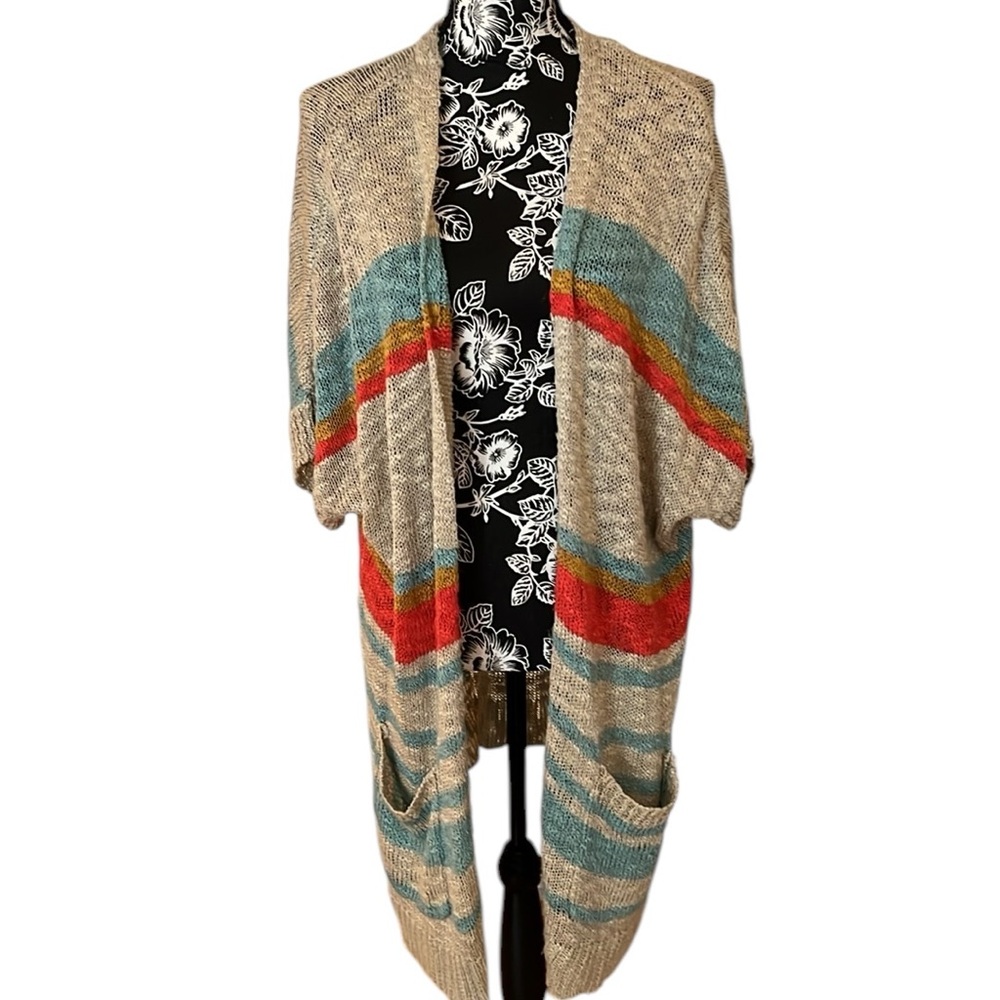Mystree size medium tan open front sweater front pockets loose fitting ,cover up